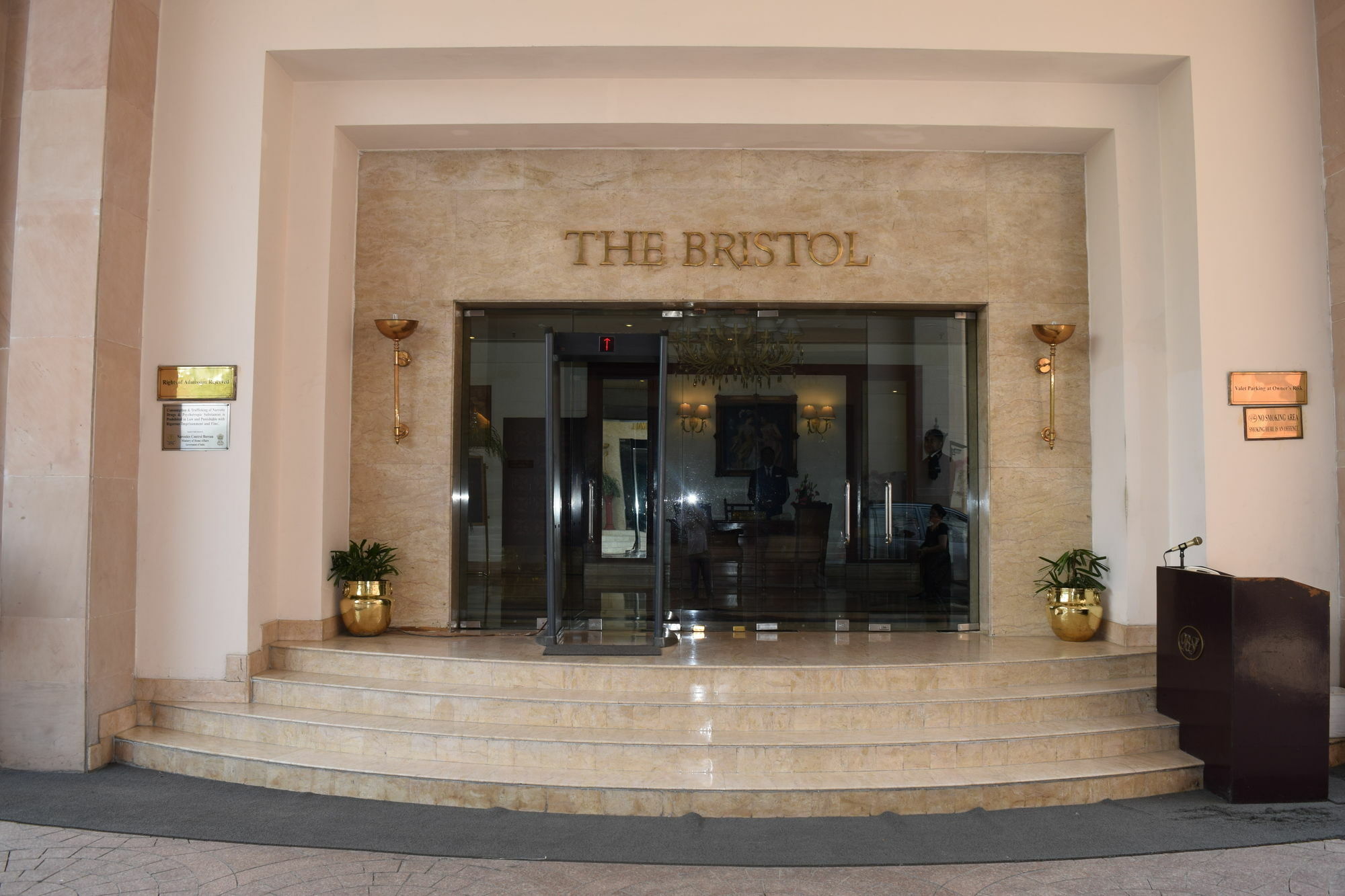 The Bristol Hotel Gurgaon Exterior photo